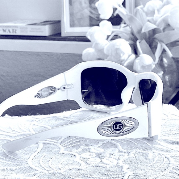 Dolce & Gabbana Accessories - DOLCE & GABANNA WITH DARK LENSES
DG20